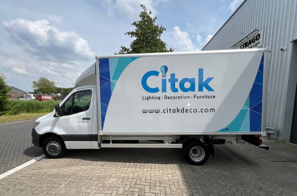 Autobelettering, auto, plakken, folie, wrap